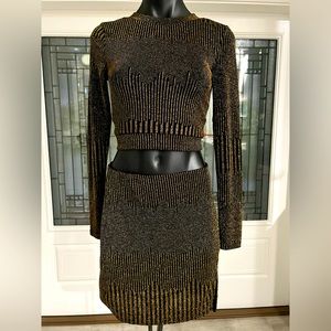 Windsor 2 piece ensemble black and metallic gold blouse and skirt small stretchy